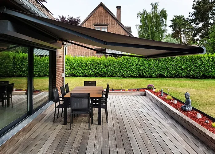 buitenzonwering_screen_sfeer700_1 buitenzonwering_screen_sfeer700_1